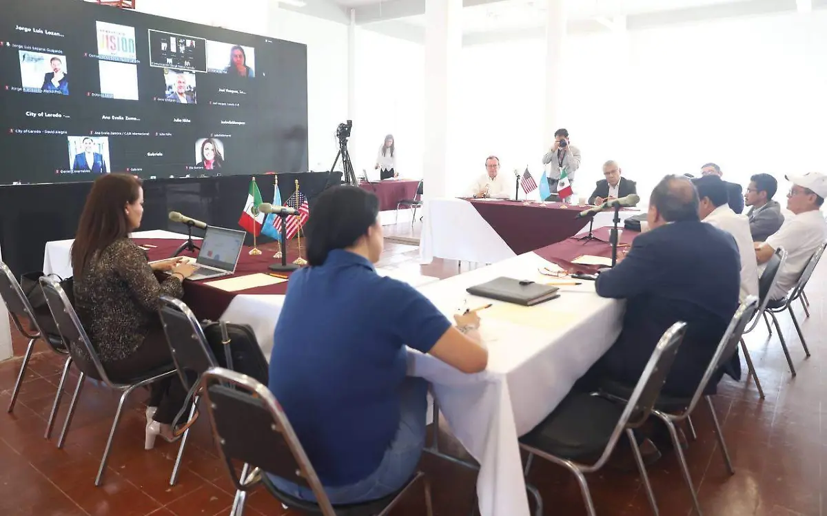 Presentan propuestas para desarrollo de economía binacional en Nuevo Laredo Mesa de Actores (5)